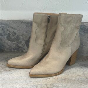 NWT Nine West Women's Beige Suede Western Style Ankle Boots